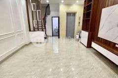 Nhà mới tinh. khâm thiên 30m2, xây 5 tầng, 3 ngủ. thang máy. ở luôn. 7.4 tỷ tl