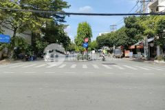 Vị trí đẹp nhất q.9 tt p.phước bình đại lộ iii lô góc 3mt đường 18m 52m2