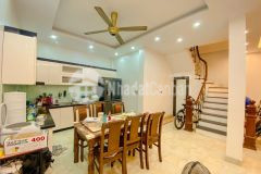 Rất là rẻ, phố đội cấn, dt 49mx5 tầng, lô góc thoáng, ô tô đỗ.giá chỉ 6.7 tỷ