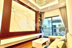 Cần bán nhà lắm, phố hoàng hoa thám,dt 52mx5 tầng,lô góc,ô tô đỗ cạnh,chỉ 8.3 tỷ