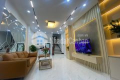 Bán nhà hào nam. đống đa. ô tô tránh. dt 40m2. mt 4,2m. 6 tầng. giá 10,48 tỷ.