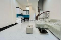 Bán nhà giá rẻ,đường xuân la, dt 59mx5 tầng,rất gần đường chính,chỉ có 8.7 tỷ