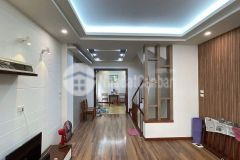 Nhà rất là rẻ, phố xuân diệu, dt 46mx5 tầng, gần ô tô.giá chỉ 7.3 tỷ có thương lượng