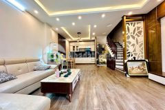 Bán nhà trần cung, bắc từ liêm 35m 5 tầng 5.2 tỷ. nhà đẹp ở ngay. 0967 560 457