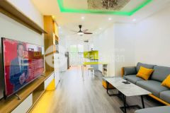 Bán nhà liền ở phố yên hoa,dt 48mx5 tầng, bãi ô tô đỗ cách 5m, giá 7.4 tỷ.