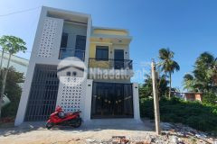 Nhà mới đẹp 100 trần ngọc giải 4x12m 1 lầu 2pn 2wc kế bên chợ đêm mỹ tho 1.69 tỷ