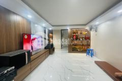 Hot nhà nguyễn trãi 40m 5 tầng ô tô đỗ cửa 30m ô tô dừng đỗ ngày đêm