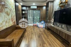 Chỉ 7, tỷ, phố trung kính, dt 43mx6 tầng, gần ô tô, có thang máy, về ở luôn.