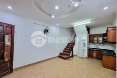 Bán nhà phố đại la gần ngã tư minh khai, rất gần mặt phố, ngõ rộng, nhà 5 tầng đẹp nở hậu.