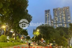 Bán nhà nhà 5 tầng x103m2 phố kim mã ô tô đỗ cửa.