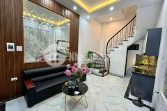 Bán nhà phương mai, gần sát bvien bạch mai, ngõ nông thoáng, sổ đỏ chính chủ