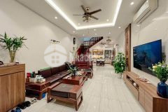 Nhà bán rẻ, phố trung kính, dt 43mx tầng, thang máy, ô tô.giá chỉ 7.4 tỷ