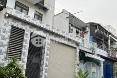 Bán nhà 2 tầng chiến lược, bình tân hẻm xe hơi dt 8x11, giá 4 tỷ