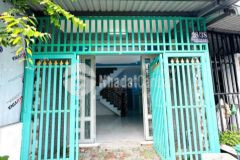 Ngộp căn nhà cấp 4 ở tân hiệp hóc môn 4x17 70m2 580 triệu, sổ hồng riêng.