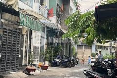 Gần chợ bình long dt 36m2 2 tầng, hẻm xe hơi, nhỉnh 3 tỷ