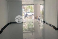 Cho thuê nhà hoàng quốc việt, cầu giấy 62m x 5t giá 49 tr thang máy, vỉa hè, oto, kd đỉnh