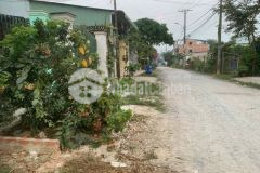 Bán căn nhà cấp 4 dt 143m2 mt ở hóc môn giá 680 triệu.