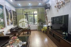 Chủ cần bán gấp nhà kim giang diện tích 50m x 5 tầng nhỉnh 5 tỷ ngõ ôtô tránh nhà mới ken