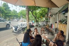 18 tỷ mặt phố kinh doanh đỉnh cao mặt tiền 18m vỉ hè 2.5m dòng tiền 50tr tháng