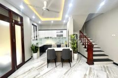 Bán nhà phố yên lạc, lô góc 3 mặt thoáng, phân lô ô tô đỗ cửa, nhà đẹp ở ngay.