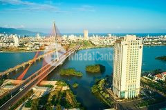 Nhà nát 2 mt đường lê đại hành, q. cẩm lệ. 178m2, giá 10.3 tỷ tltrực tiêp