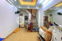 Cho thuê nhà ngọc hà ba đình 25m x 5t 3 ngủ, 4vs giá 12 triệu nhóm, gia đình