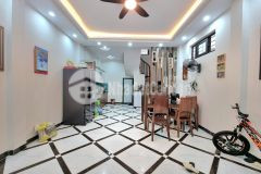 Bán nhà lô góc ngọc thụy, long biên 33m2, 5t giá 4,65 tỷ