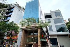 Ban gâp toa nha văn phong 9 tâng măt phô vu tông phan.vi tri lô goc.dt 190m2.gia 84 ty