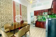 Chỉ 8.1 tỷ thôi, phố nguyễn thị thập, dt 49mx5 tầng, ô tô đỗ cổng, lô góc, ở ngay.