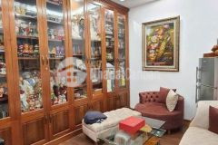 Cần bán nhà gấp phố nguyễn ngọc vũ, dt 52mx5 tầng, ô tô đỗ cửa, giá 8.1 tỷ.