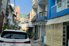 Giá chỉ 9.4 tỷ,phố hoàng sâm dt 59m,ô tô đỗ cổng, lô góc 3 thoáng, về ở ngay.