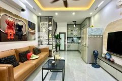 Bán nhà sài đồng, long biên 5t, 33m2 giá 4,25 tỷ ngõ thông trước nhà