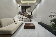 Giá 9.5 tỷ,phố thành thái cầu giấy, dt 61m,lô góc thoáng, ô tô, gần phố