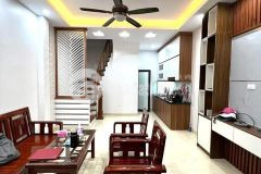 Cần bán nhà đường chùa hà, dt 64mx5 tầng, ô tô vào nhà, giá 9.3 tỷ.