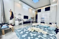 Gấp bán,vip quận 3 lý chính thắng,5 tầng,6pn, 50m2, hẻm xe hơi,10.x tỷ