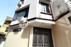 Bán nhà tân mai dt 24,5m2 5 tầng mặt tiền 9m lo góc, ngõ thông oto dừng đỗ giá chỉ có 4ty