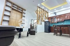 Bán nhà phân lô phố trạm, aeon mail, 42m2 x4tầng,ôtô tránh 30m, full nội thất, 4,5 tỷ.