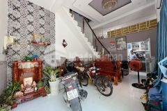 Bán nhà lầu đẹp hoàn công nằm gần siêu thị coop mart