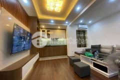 Bán nhà gấp đường võ chí công dt 40mx5,ô tô vào nhà, kinh doanh, 6.9 tỷ.