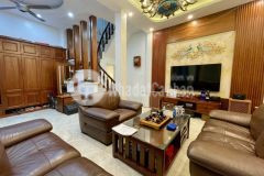 Nhà gần phố, nội thất siêu đẹp, ở luôn phố thái thịnh, đống đa. 0911554873.