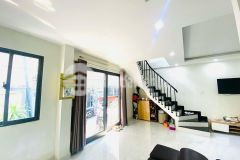 Gấp gấp bán nhà đường hoàng hoa thám, dt 44mx5 tầng, ô tô tránh, giá 7.2 tỷ.