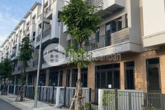 Bán nhà 4 tầng 39tr1m2, vừa ở vừa kinh doanh, vị trí thuận tiện tại vsip từ sơn