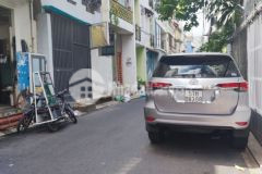 Nhà quận phú nhuận tphcm hẻm ôtô sát mặt tiền 138m2 giá tốt 90 triệum2