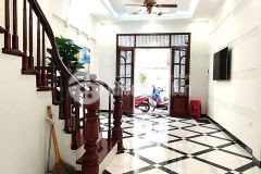 Bán nhà riêng khúc thừa dụ cầu giấy 42m x 5t giá 8.8 tỷ, dân xây, lô góc 3 thoáng, nhà đẹp