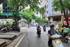 Bán gấp nhà phố cát linh, 2 thoáng, ô tô tránh dt 80m2, 5tầng, mt 6m, 22.5tỷ