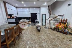 Bán nhà kim mã, lô góc 3 mặt,tặng nội thất, thoáng chỉ hơn 8 tỷ