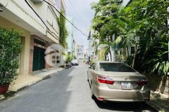 Khu vip nhiều cán bộ cao cấp ở, ô tô ngủ tận bếp, có cổng bảo vệ 2424.