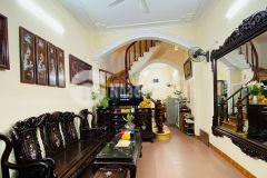 Bán nhà hoàng cầu, đống đa. 4mx11m, 5t, dân xây, ngõ thông, hơn 8 tỷ