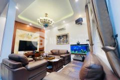 Nhà đẹp rực rỡ con phố vip thái thịnh. an sinh tốt. diện tích 40m2 giá chỉ 8,6 tỷ