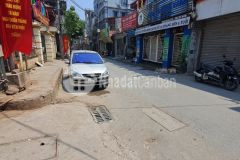 Mặt phố xuân đỉnh kinh doanh ô tô tránh